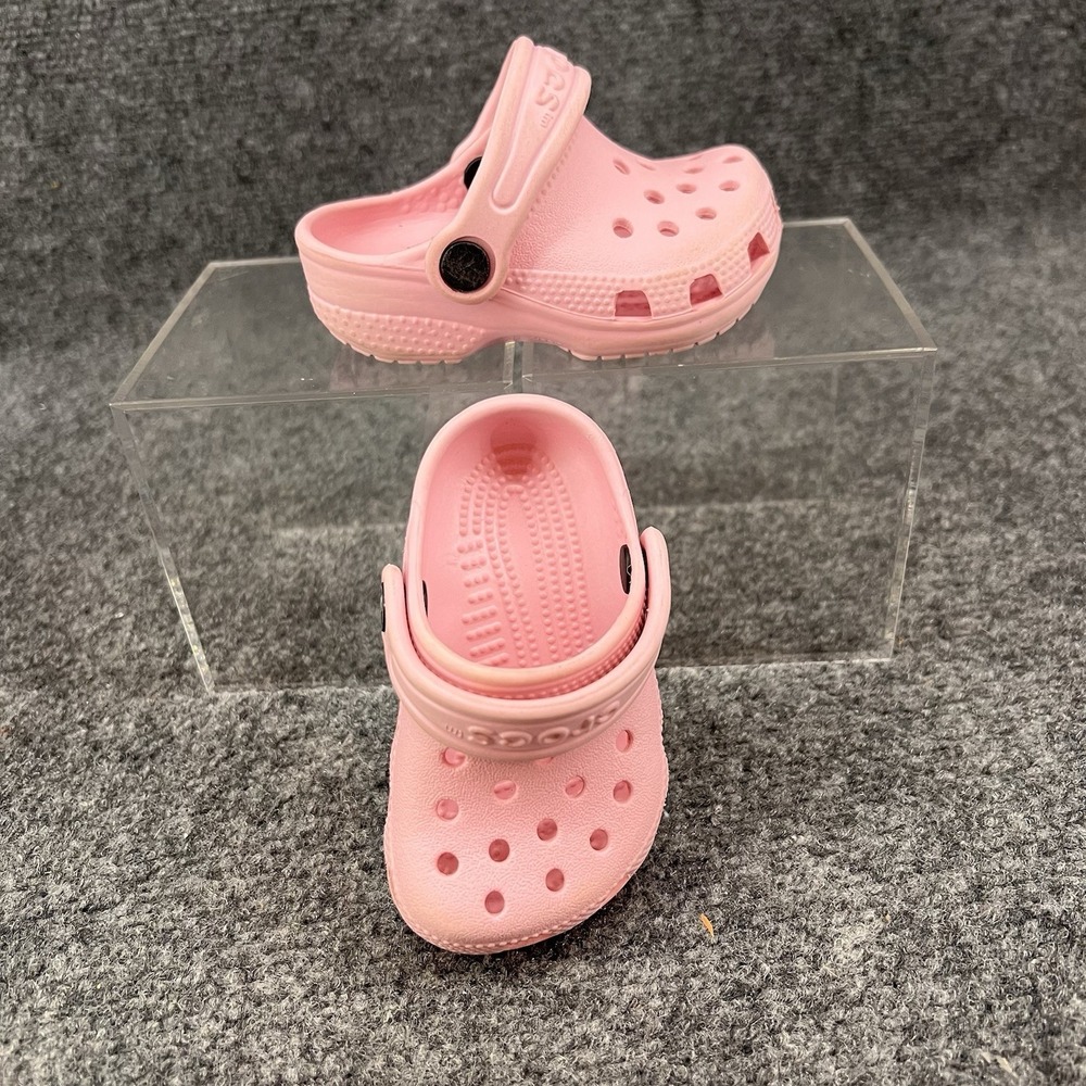 Crocs Girls Shoes Infant 2-3 Pink Round Toe Comfort Clogs Easy to Put on Toddler